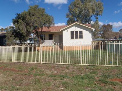 3 Armstrong Crescent, Dubbo