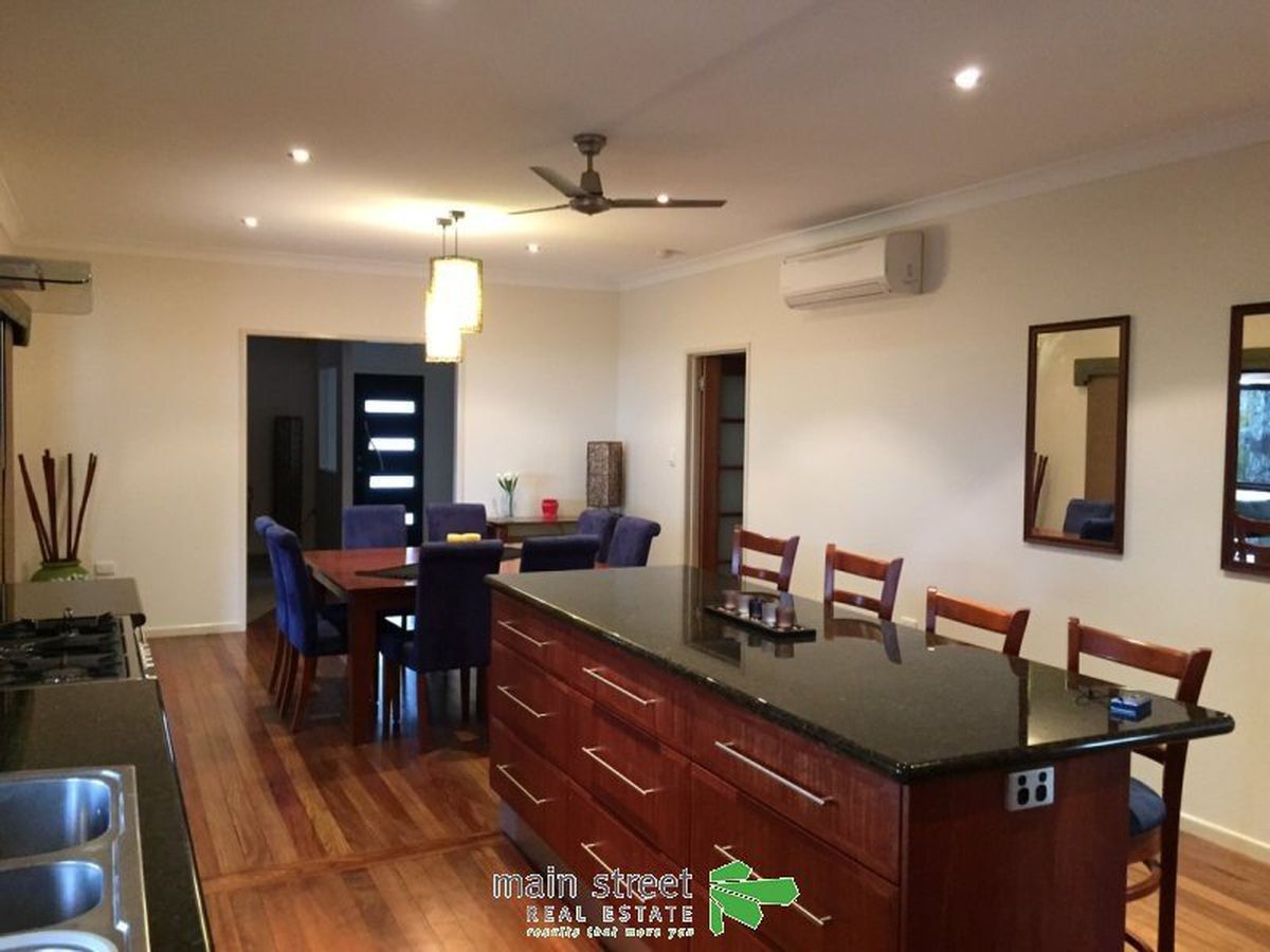 61 Robert Street, Atherton