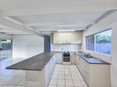 421 VARLEY STREET, Yorkeys Knob