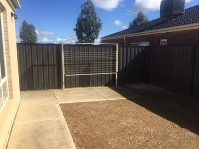 42 Atkinson Close, Point Cook