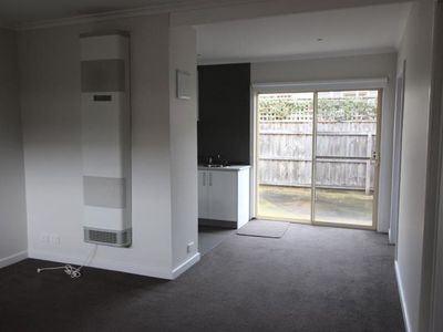 2 / 11 Karoomba Avenue, Herne Hill