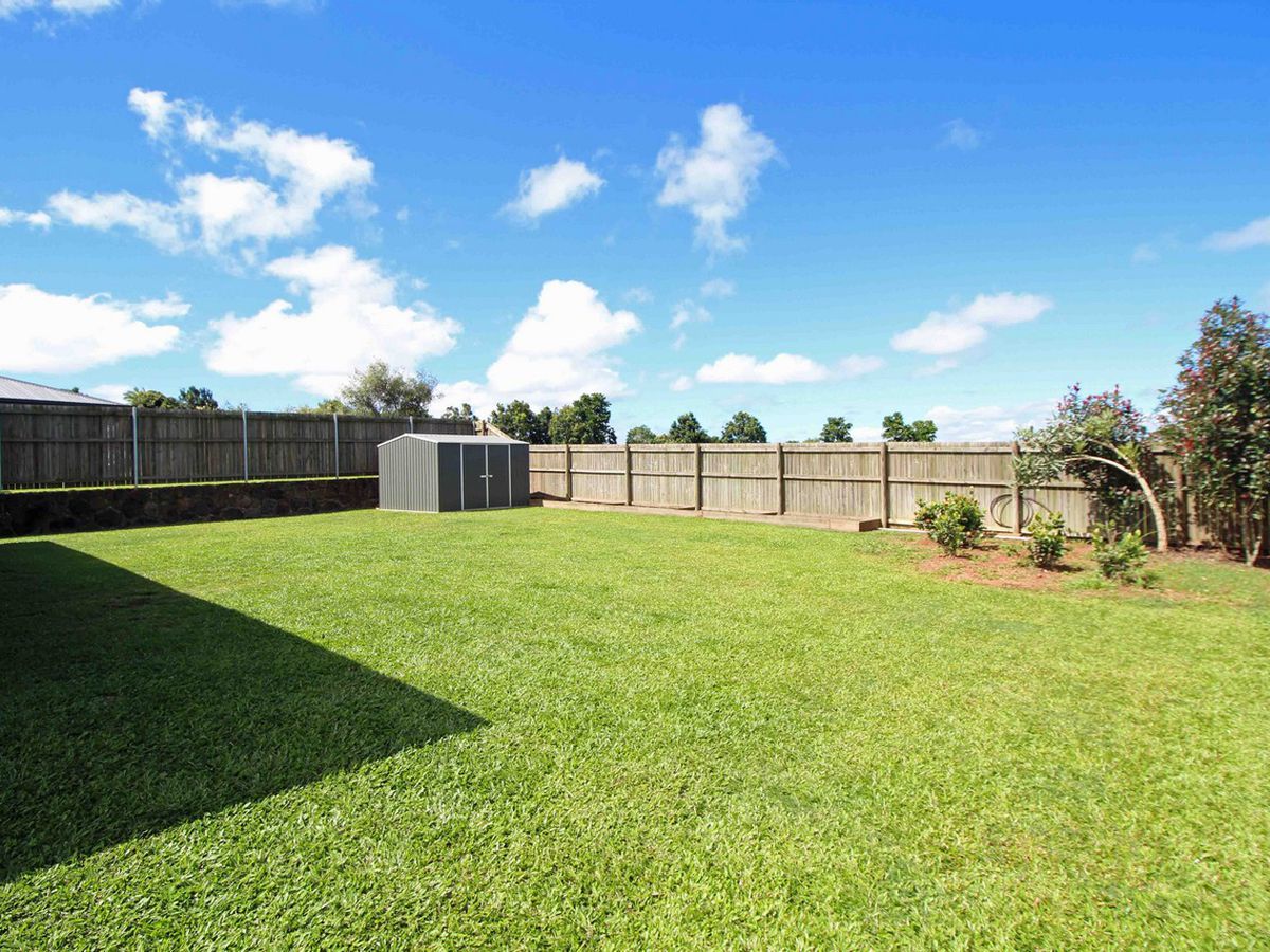 11 Lavender Crescent, Atherton
