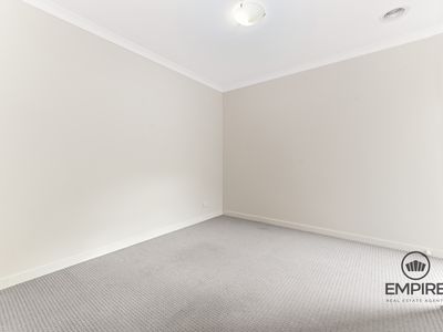 7 Mill Circuit, Clyde North