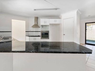 12 Comona Court, Wulkuraka
