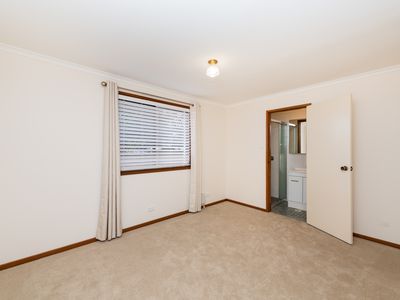 2 / 18 Southbar Road, Karabar