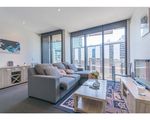 900 / 8 Waterview Walk, Docklands