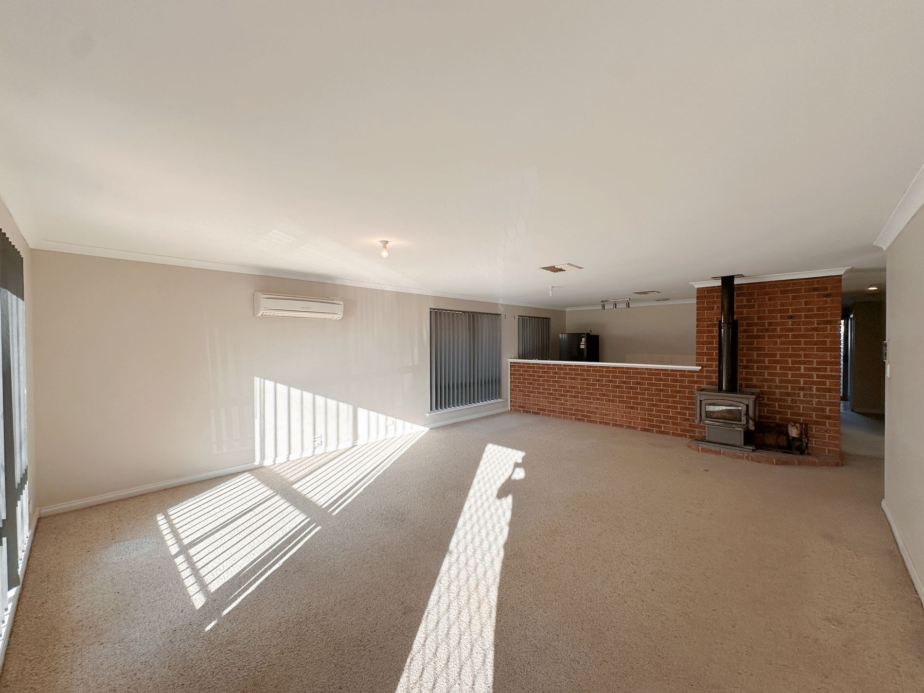2 / 3 Kitchener Road, Kalgoorlie