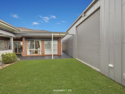 8 Lochgreen View, Cranbourne