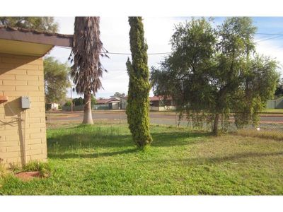 2 Nyabalee Road, Newman