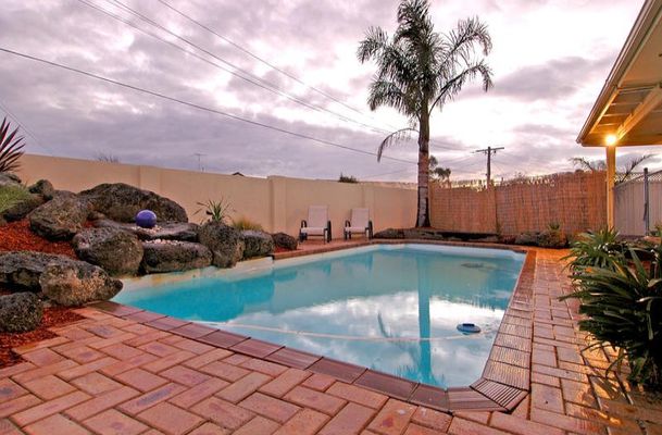 10 Conifer Close, Gladstone Park