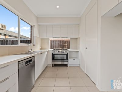 7 Freiberger Grove, Clyde North