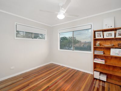 1 Plunkett Street, Woodridge