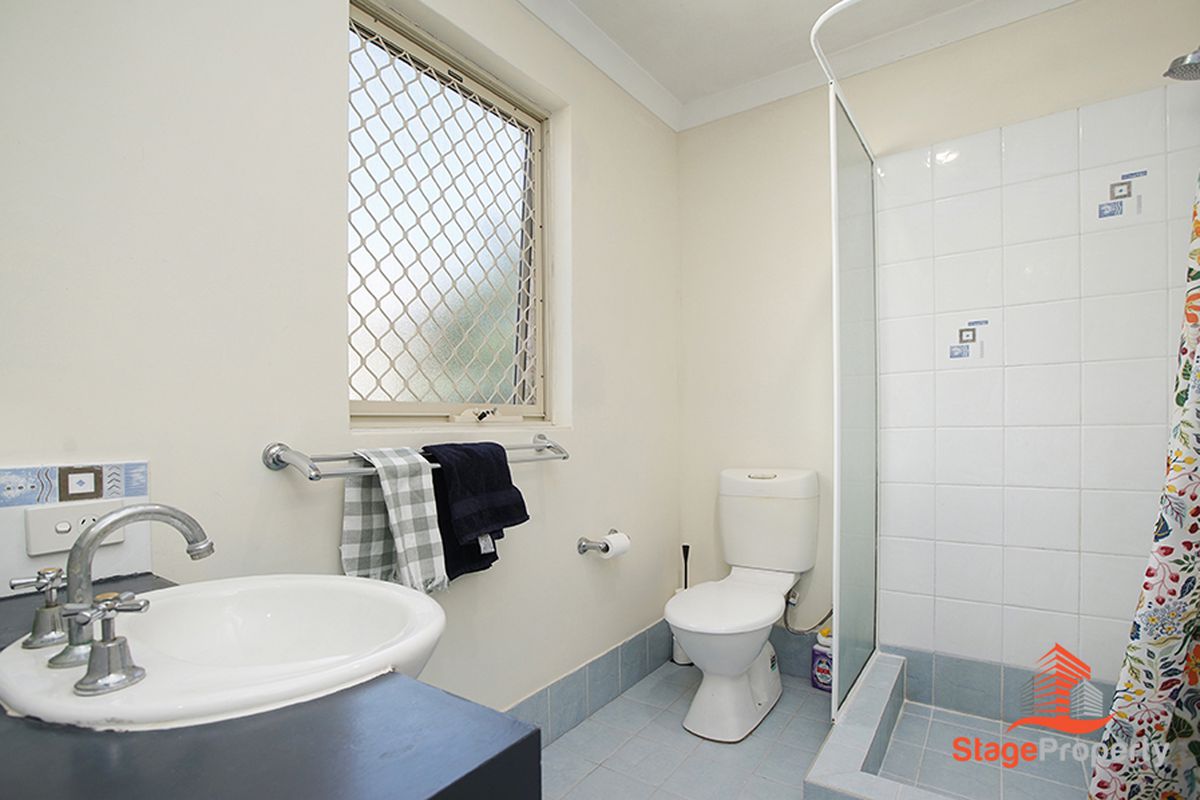 36B Lodesworth road, Westminster