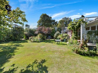 90 Moffat Drive, Lincoln