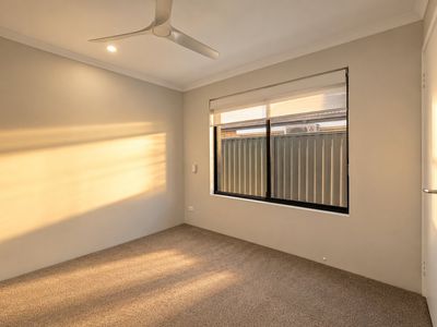 18 Barclay Way, Piara Waters