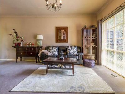 16B Lemana Crescent, Mount Waverley