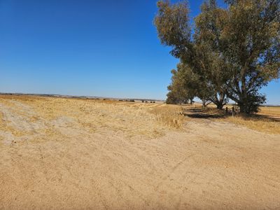 Lot 20053, Hills Road, Warding East