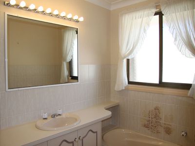 1 / 4 Woodward Place, Tuncurry
