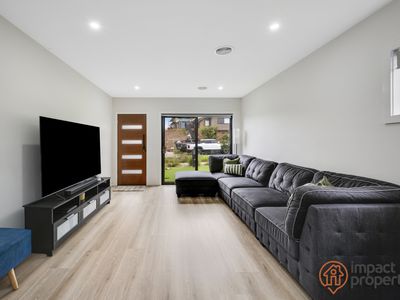 4 Keith Bain Crest, Whitlam