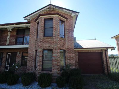 1 / 28 Dees Close, Bathurst