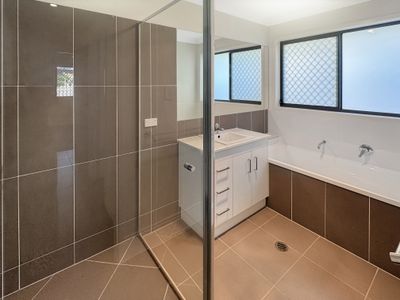 27 O'Reilly Drive, Coomera