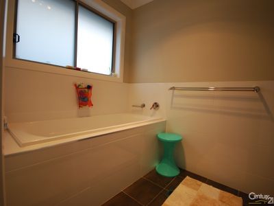 9 Brook Court, Dubbo