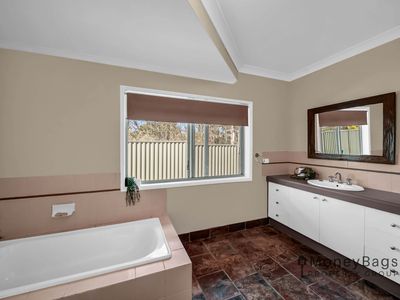 56 Marjorie Court, South Maclean