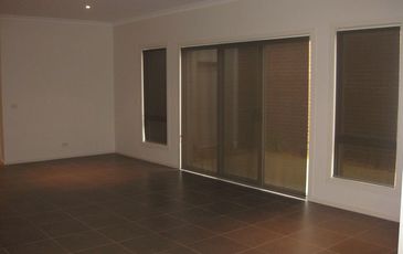 28 Edgeware Close, Pakenham
