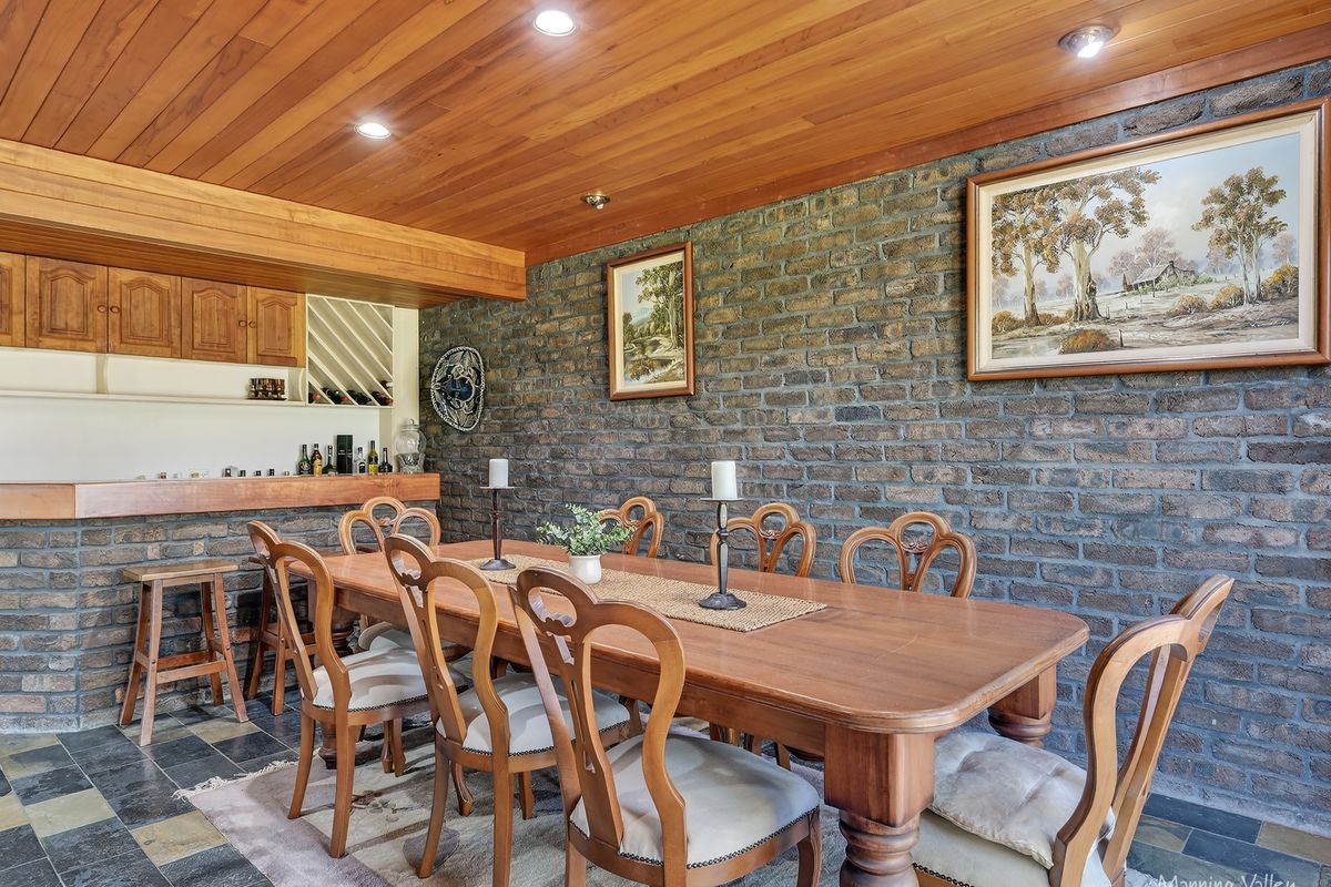 467 Tallwood Drive, Rainbow Flat