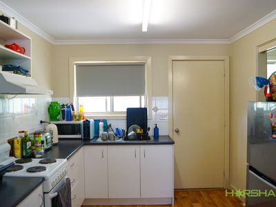 2 / 26 Philip Street, Horsham