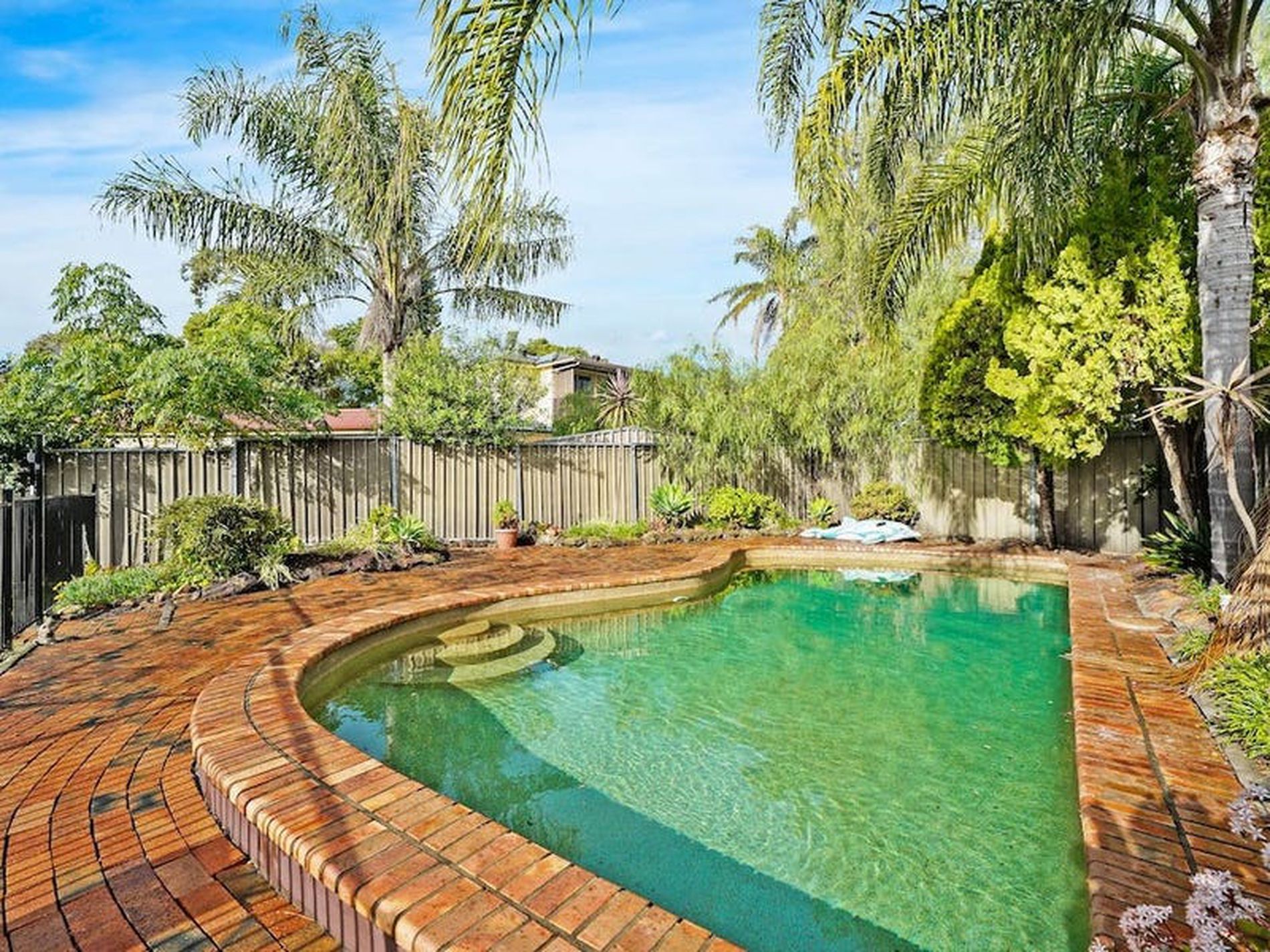 9 Dredge Avenue, Moorebank