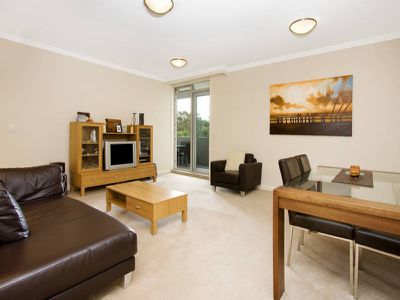 24 / 7 Bay Drive, Meadowbank