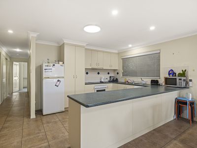 2 / 402 Alderley Street, Kearneys Spring