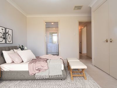 5 Websdale Drive, Dubbo