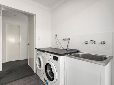 19 Calamocha Way, Piara Waters