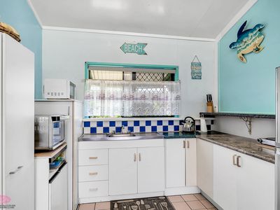 12 TAYLOR STREET, Kurrimine Beach