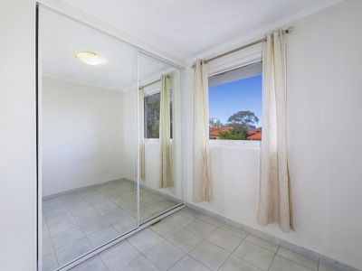 17 / 3 Grace Campbell Crescent, Hillsdale