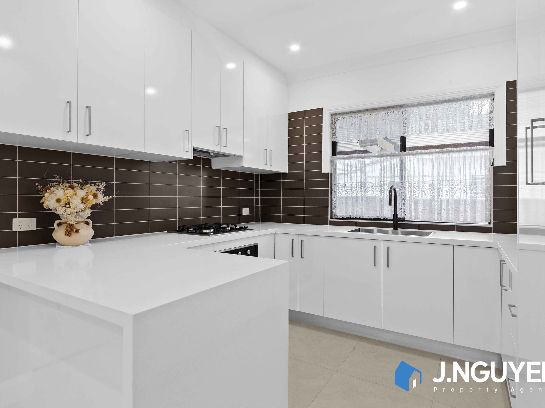 87 Hollywood Drive, Lansvale