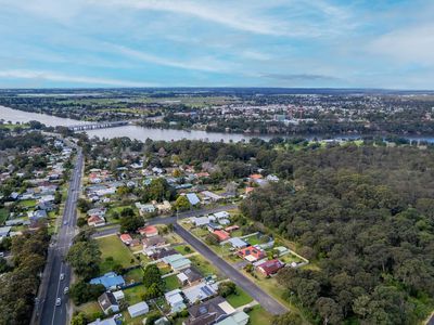 16 Crest Ave, North Nowra