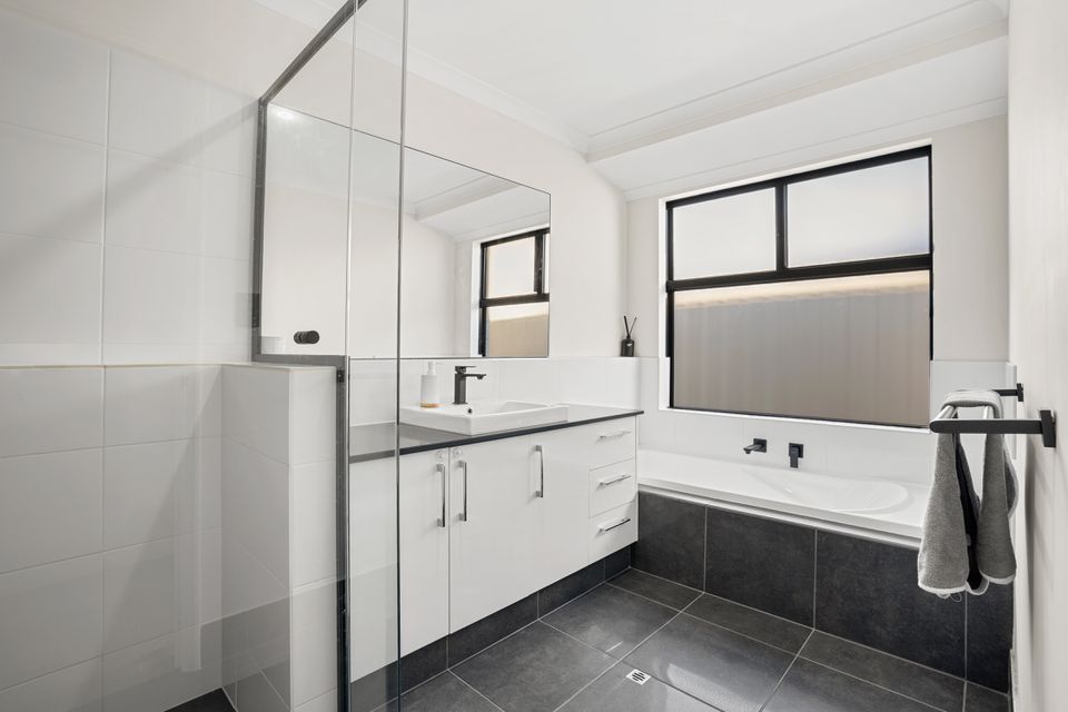 3 MIKADO RISE, Madora Bay