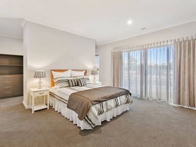 2 Stockmans Drive, Mansfield