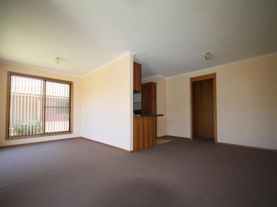 2 / 11 Freestone Crescent, Wynyard