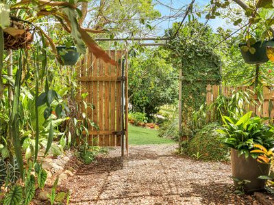 94-96 Windlass Street, Goldsborough
