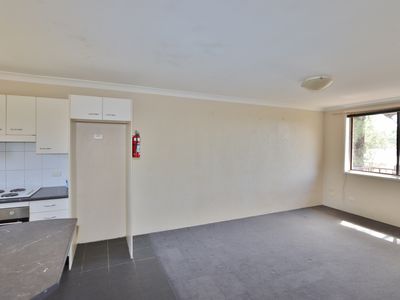 5 / 2 Lakeside Drive, Eden
