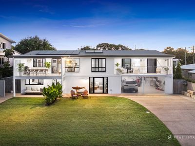 6 Coolwaters Esplanade, Kinka Beach