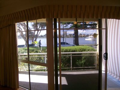 2 / 11 The Esplanade, Mount Pleasant