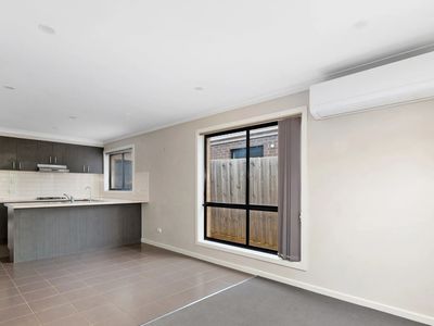 39 / 20-22 Roslyn Park Drive, Melton West