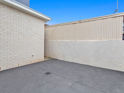 2 / 41 Parkes Street, Oak Flats