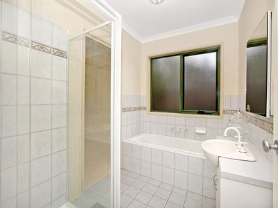2 / 119 Karingal Drive, Briar Hill