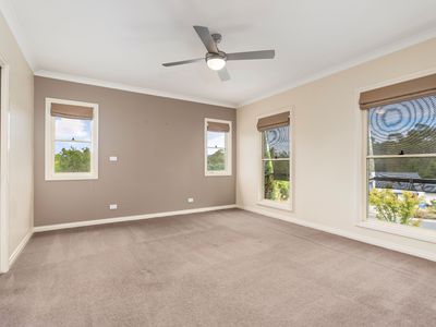 12 MCEVOY LANE, Yackandandah